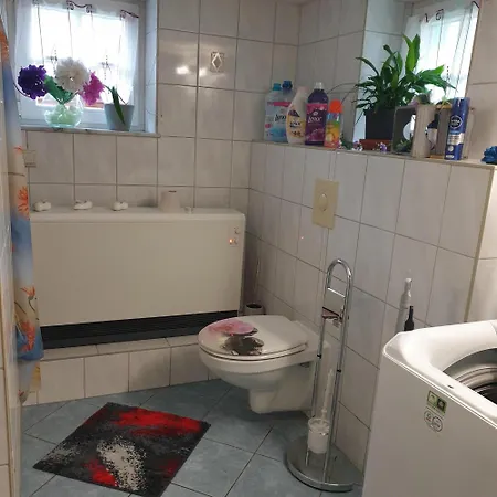 Zum Kleintierzuechter بيت للعطل Hartau